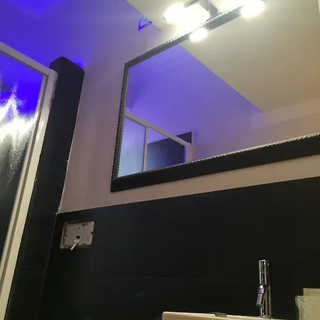 Apartment Kibilu - Via Confalonieri - Stazione Garibaldi - Zona Isola *